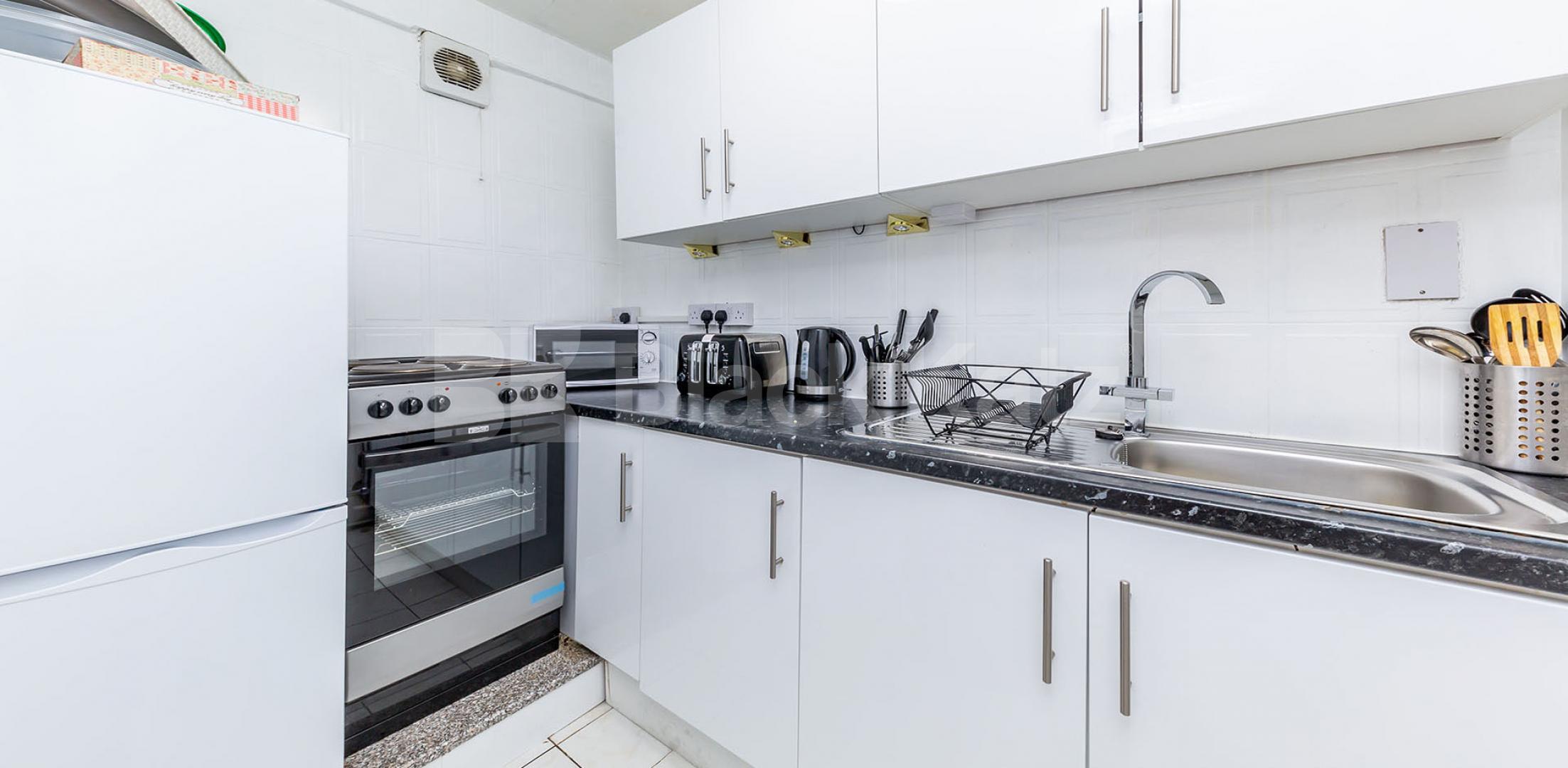 Comfortably furnished bedrooms 1 Bedroom, Furnished Flat in Park West